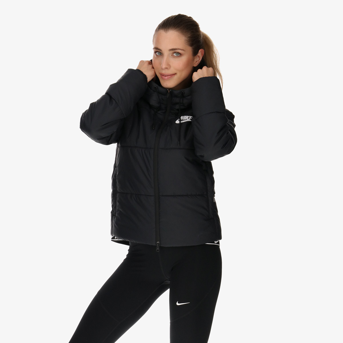 Nike W NSW SYN FILL JKT HD Sport Vision Shitja me pakice e aksesoreve sportiv Sport Vision