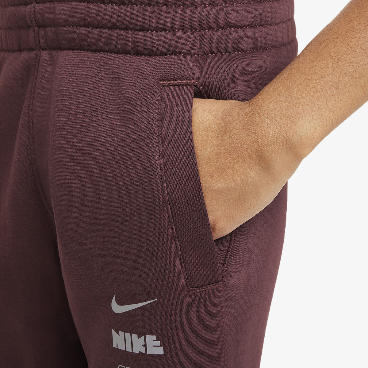 Nike Club Fleece Sport Vision Shitja me pakicë e aksesorëve