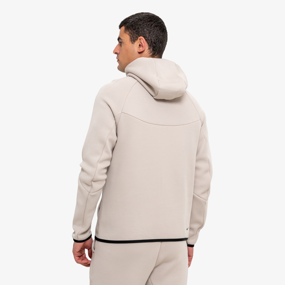 Nike Tech thumbnail 2