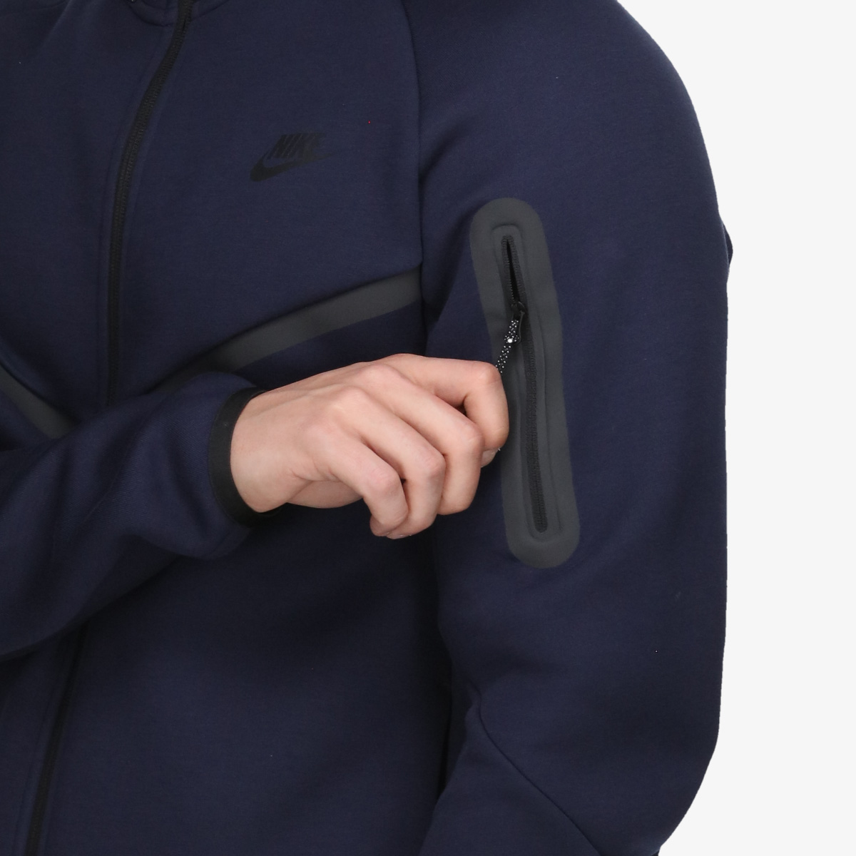 Nike Tech thumbnail 4