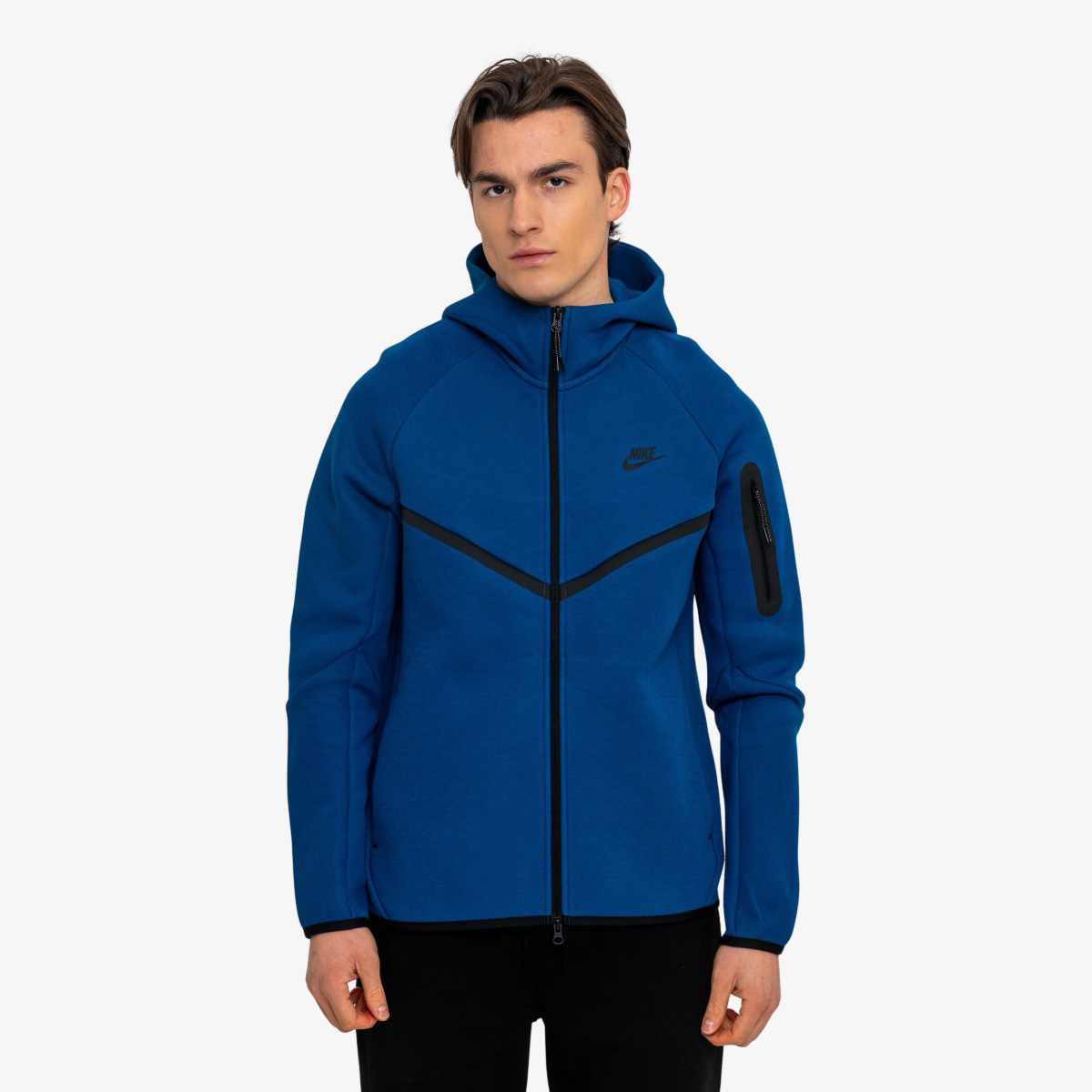 Nike Tech thumbnail 2