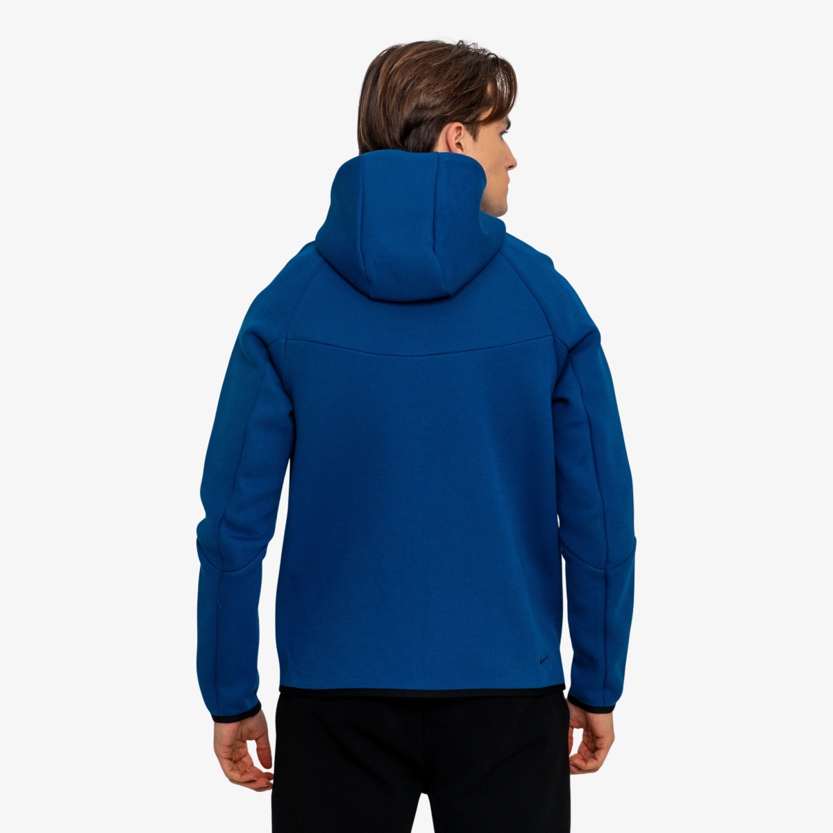 Nike Tech thumbnail 3