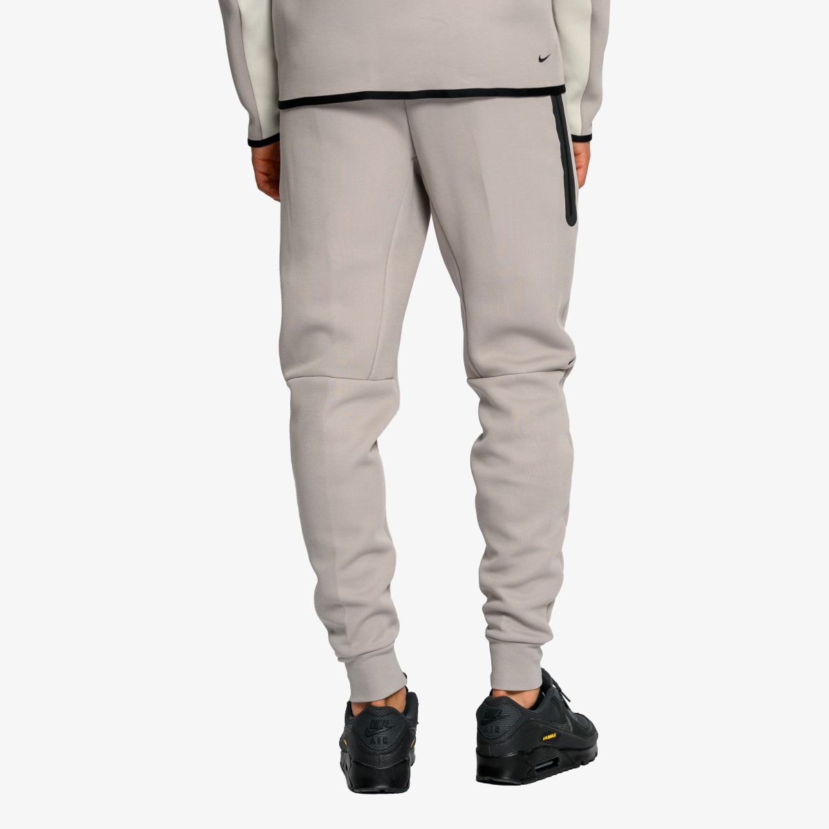 Nike Tech thumbnail 2