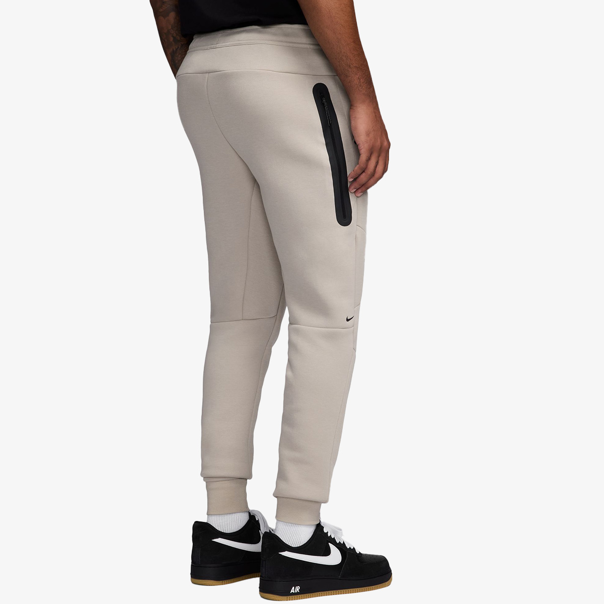 Nike Tech thumbnail 2