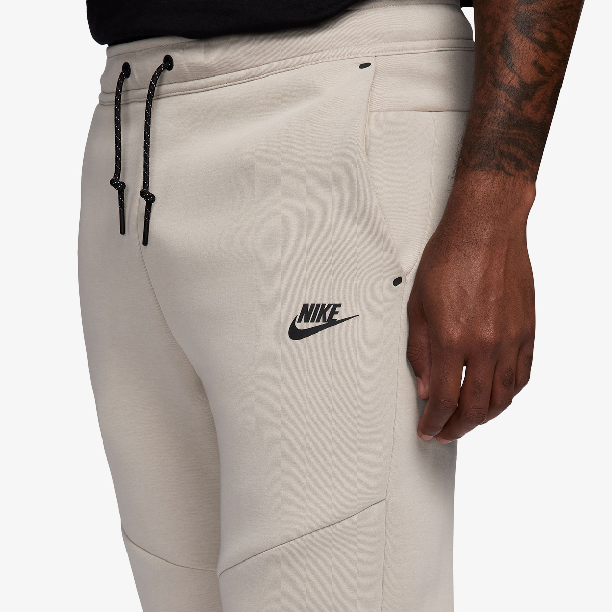 Nike Tech thumbnail 3