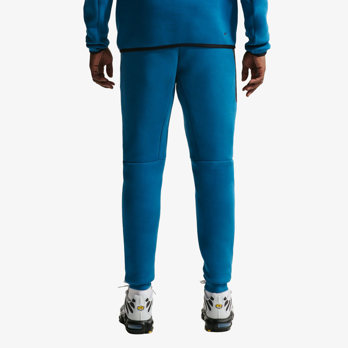 Nike Tech thumbnail 2