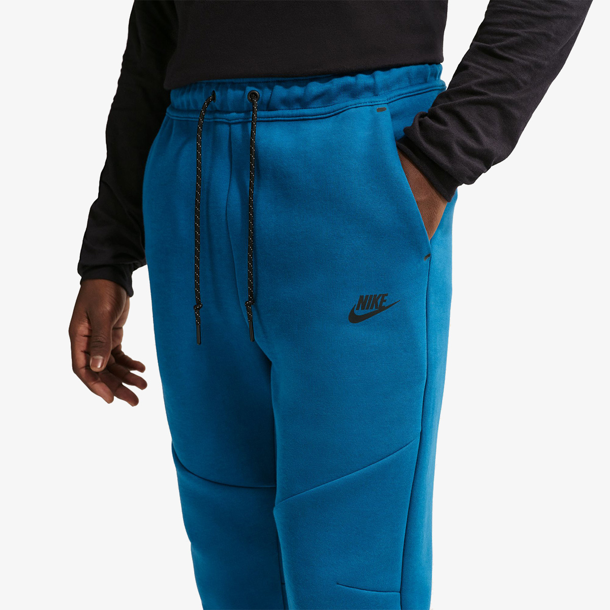 Nike Tech thumbnail 3