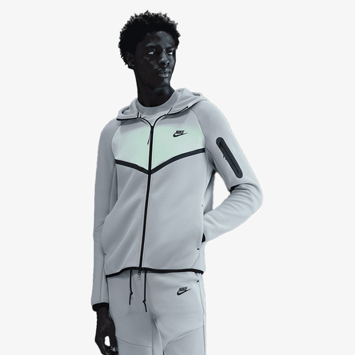 Nike Tech Fleece | Sport Vision - Shitja me pakicë e aksesorëve