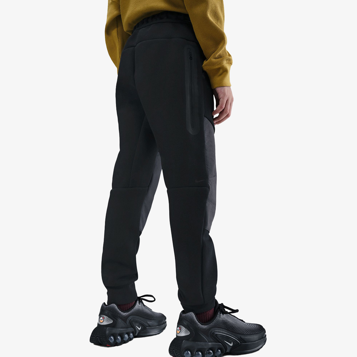 Nike Sportswear Tech Fleece thumbnail 4