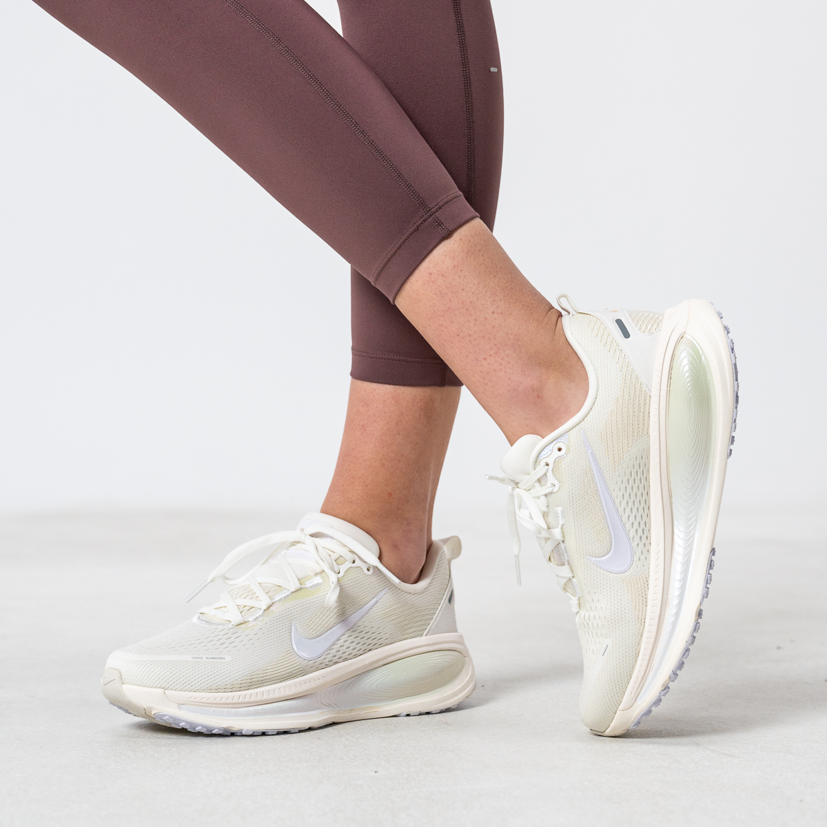 Nike Vomero 18 ESS thumbnail 6