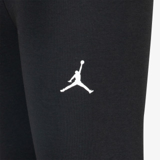Nike Essentials 