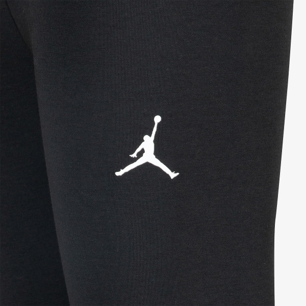Nike Essentials 