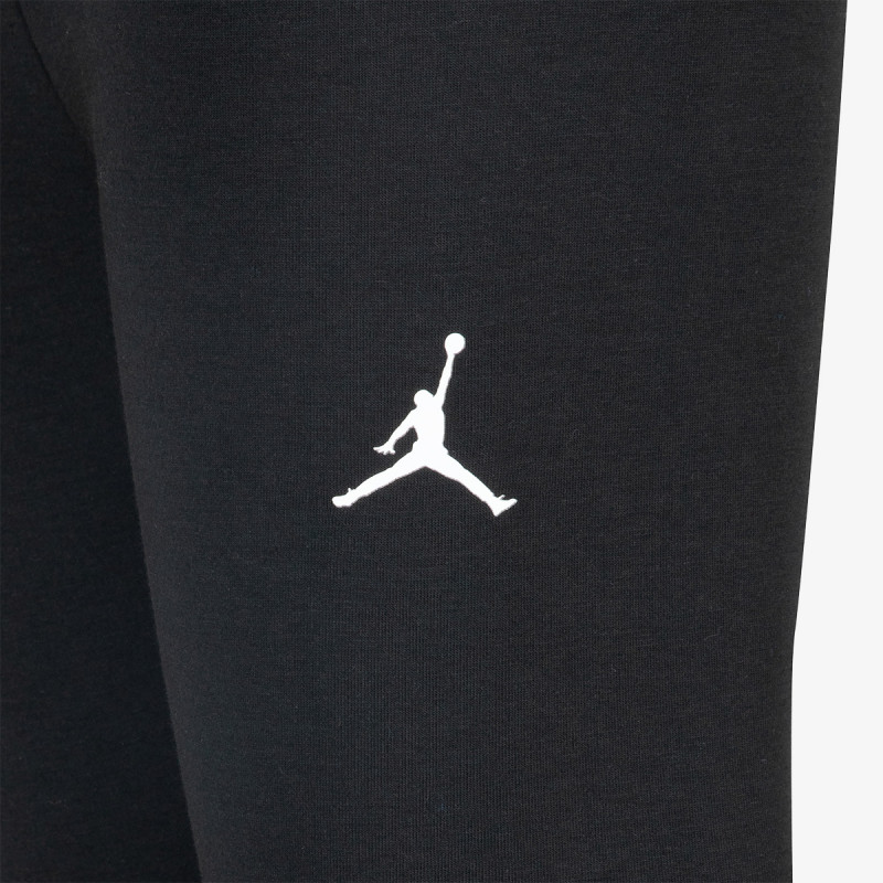 Nike Essentials 