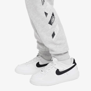 Nike Outside the lines 