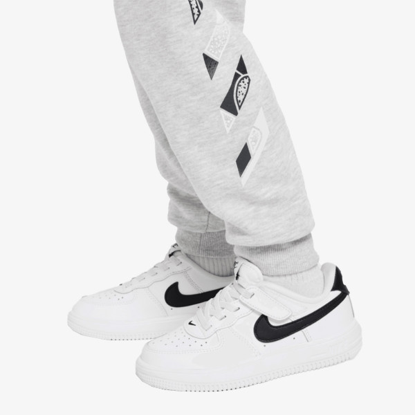 Nike Outside the lines 