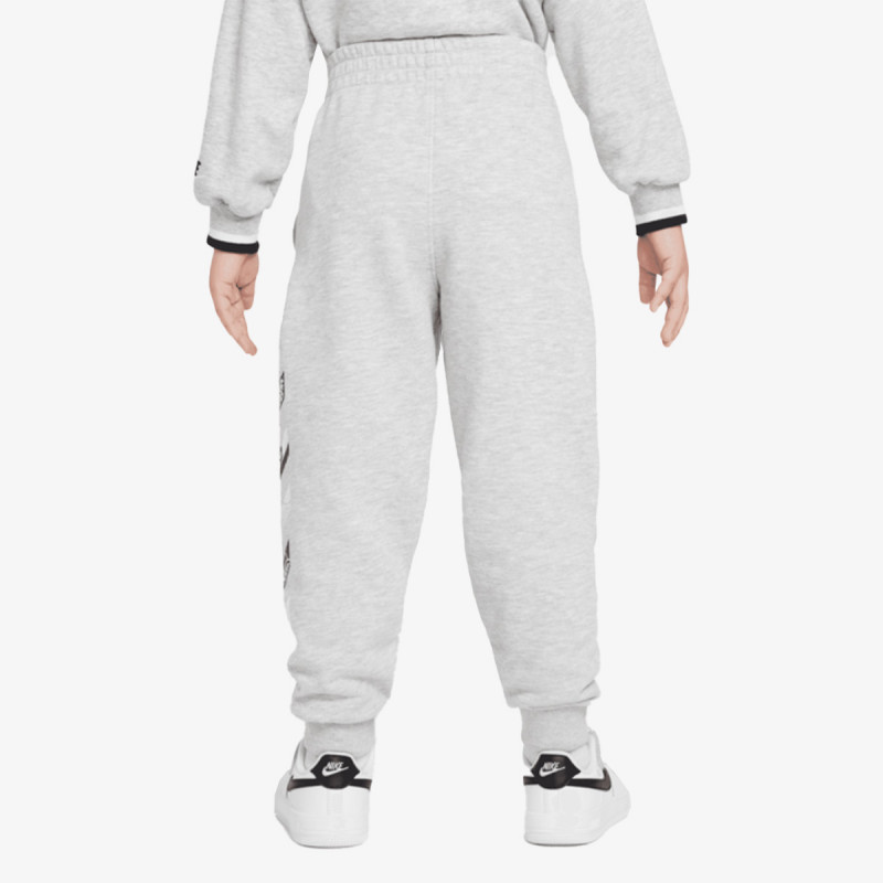 Nike Outside the lines 
