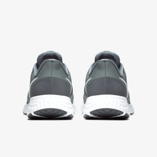 Nike Revolution 5 