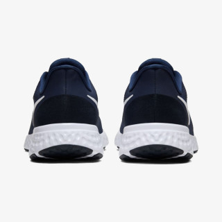 Nike Revolution 5 