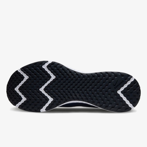 Nike Revolution 5 