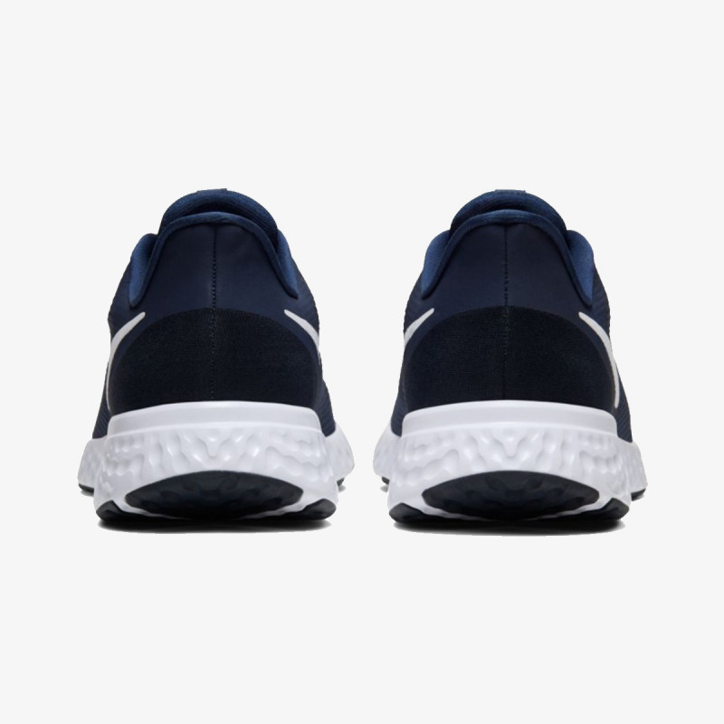 Nike Revolution 5 
