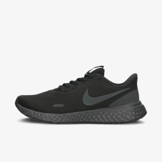 Nike Revolution 5 