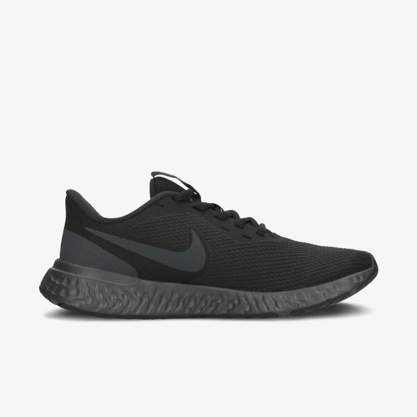 Nike Revolution 5 