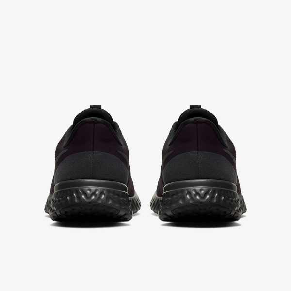 Nike Revolution 5 