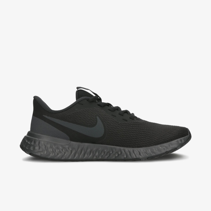 Nike Revolution 5 