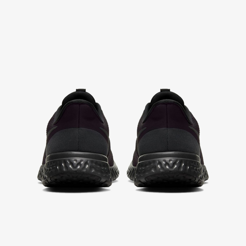 Nike Revolution 5 