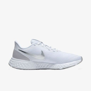 Nike Revolution 5 