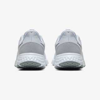 Nike Revolution 5 