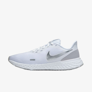 Nike Revolution 5 