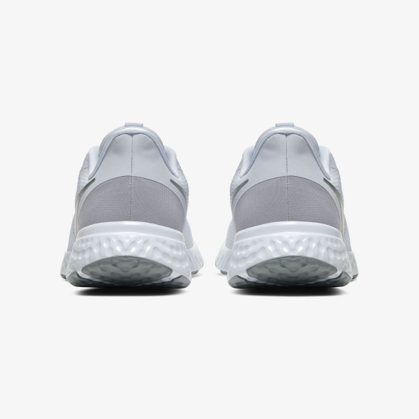 Nike Revolution 5 