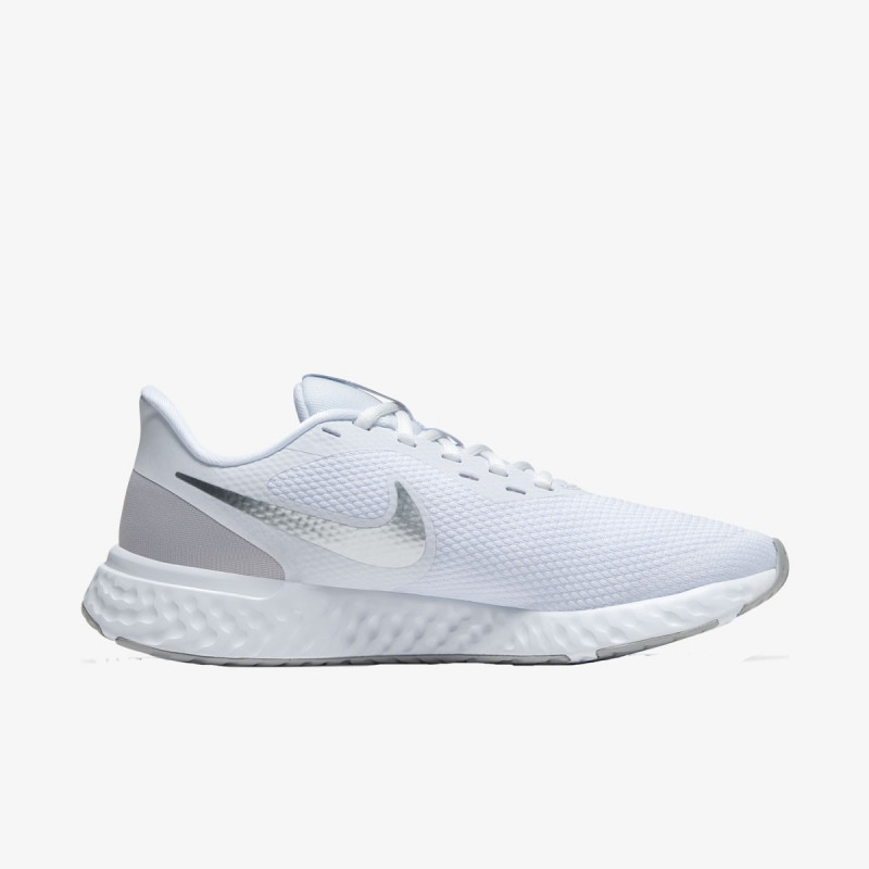 Nike Revolution 5 
