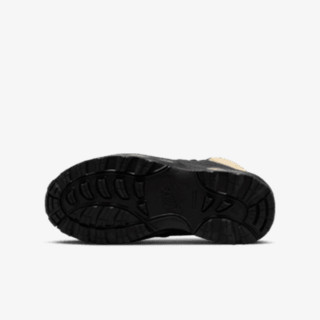 Nike Manoa 