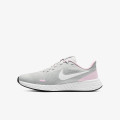 Nike Revolution 5 