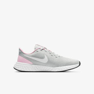 Nike Revolution 5 