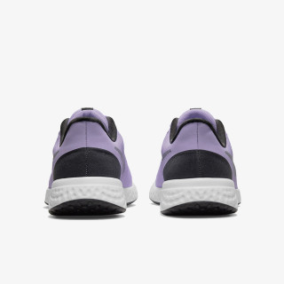 Nike Revolution 5 