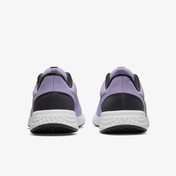 Nike Revolution 5 