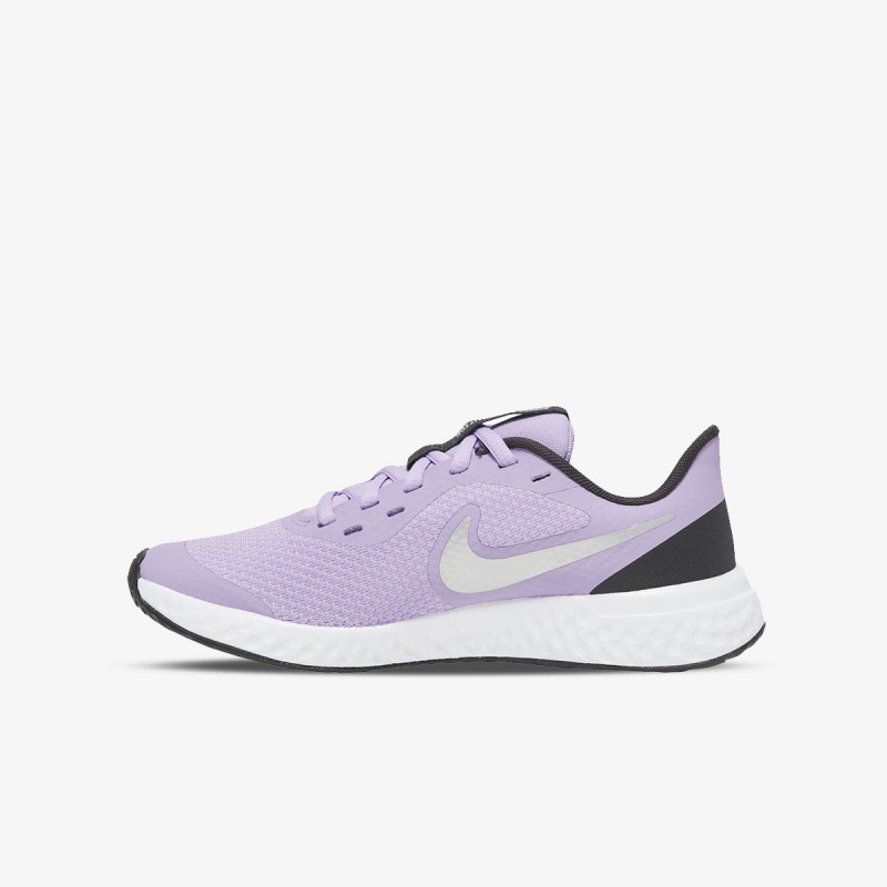 Nike Revolution 5 