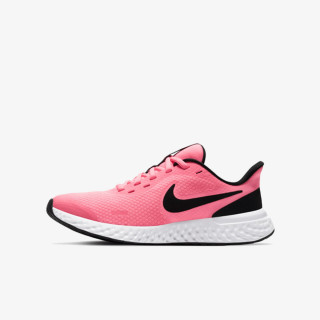 Nike Revolution 5 