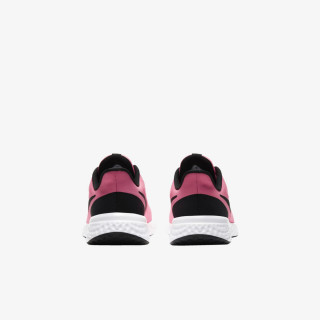 Nike Revolution 5 