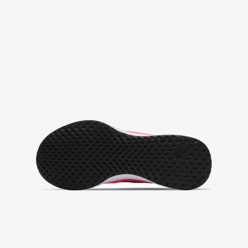 Nike Revolution 5 