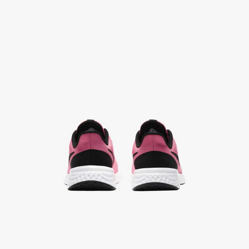Nike Revolution 5 