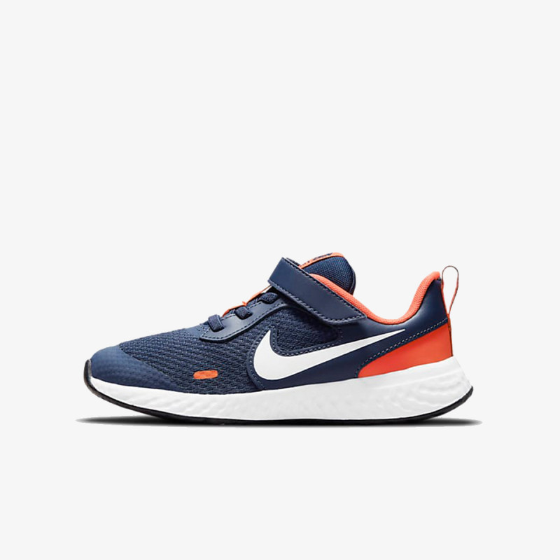 Nike Revolution 5 