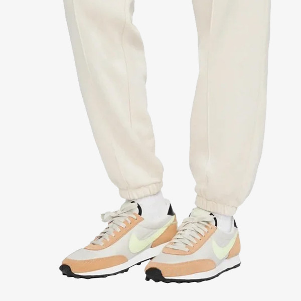 Nike Sportswear Essential Collection 