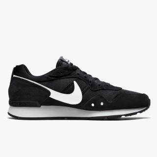 NIKE VENTURE RUNNER 