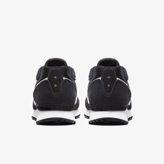 NIKE VENTURE RUNNER 