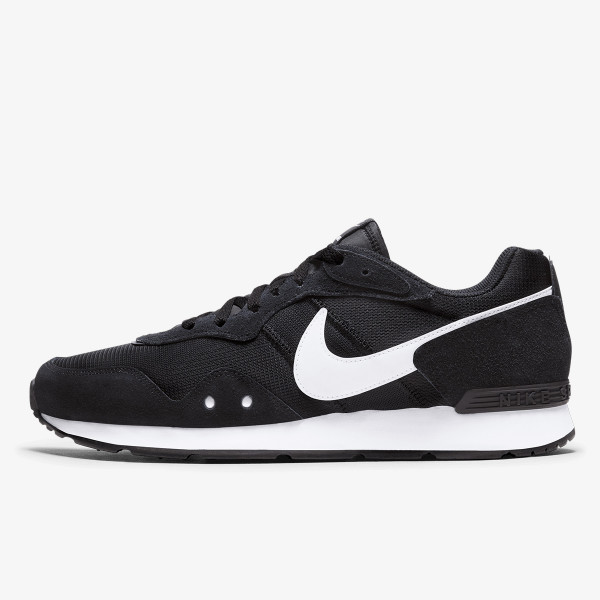 NIKE VENTURE RUNNER 