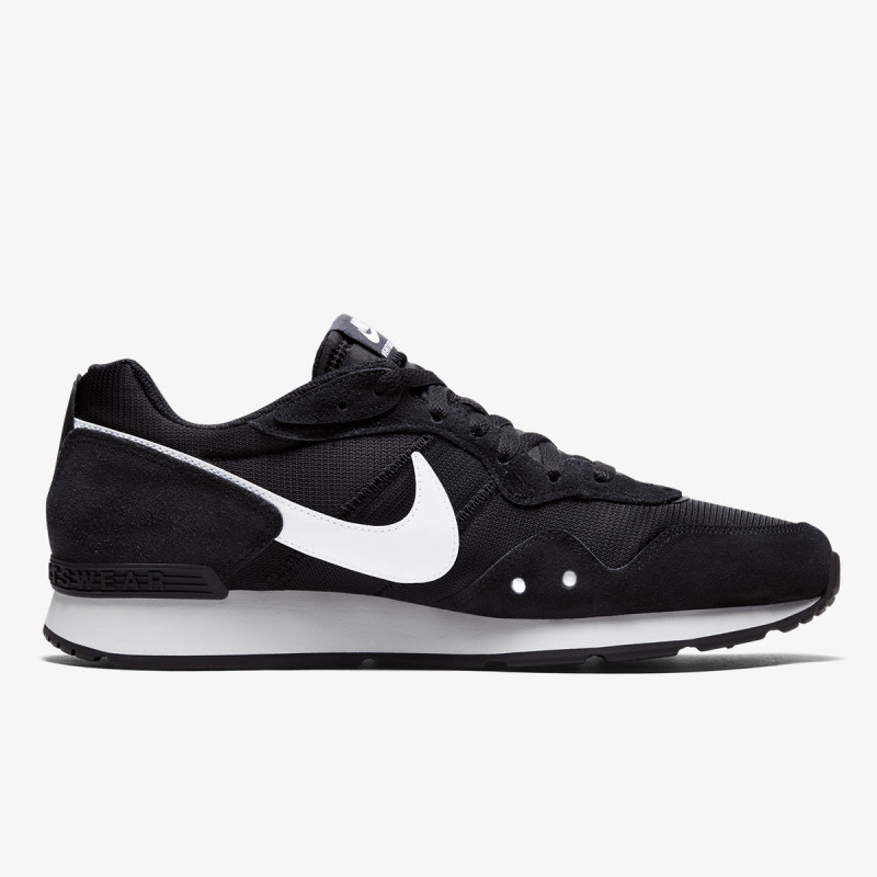 NIKE VENTURE RUNNER 